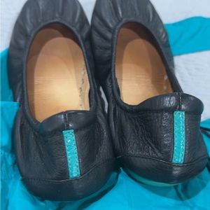 TIELS Matt Black size 8 flats